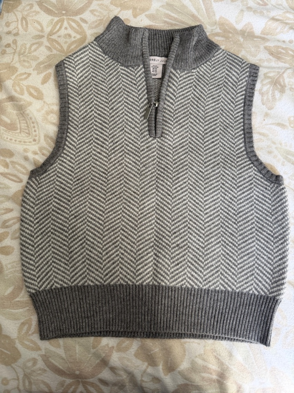 Sincerly Jules Gray & Cream Herringbone Knit Sleeveless Sweater Vest